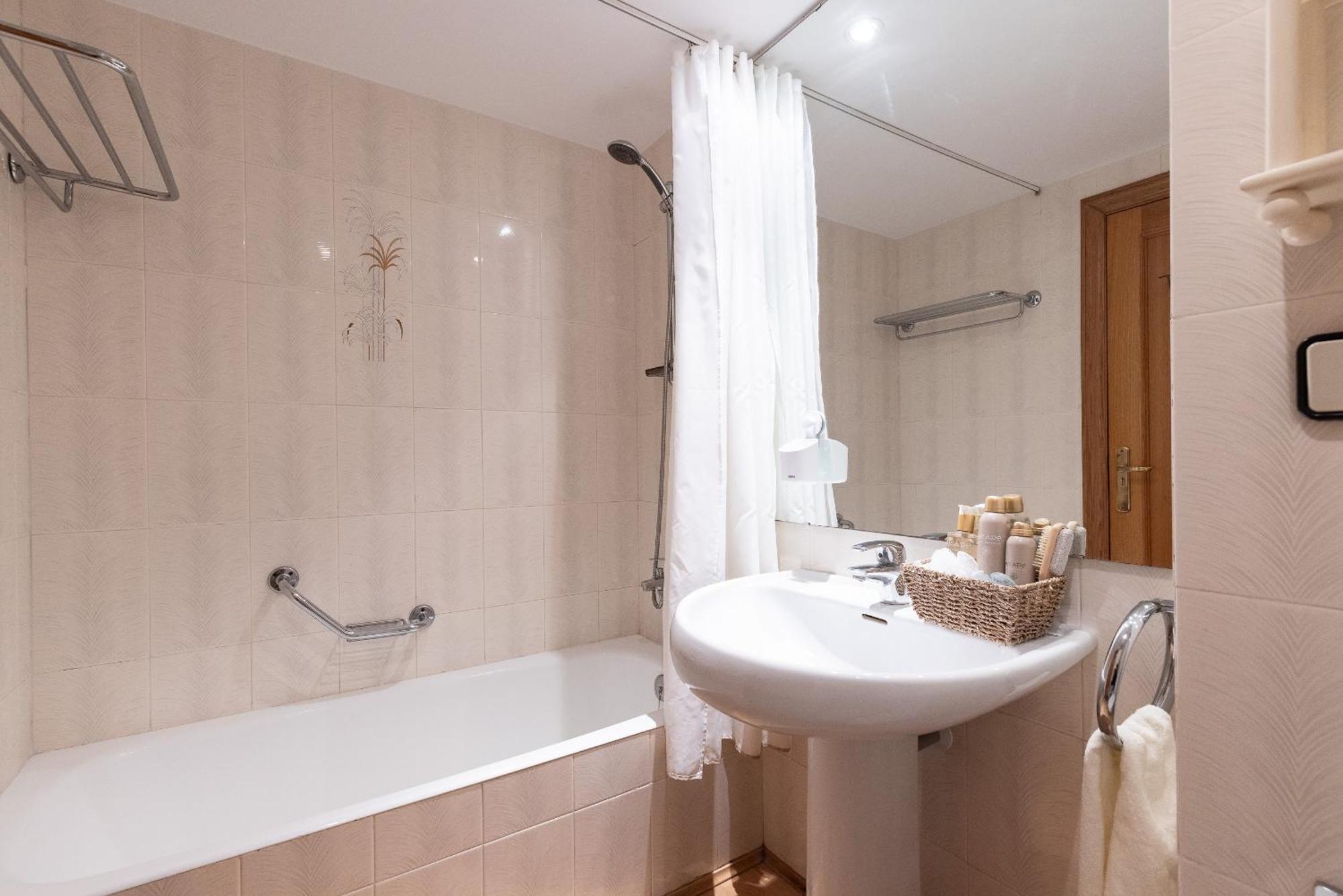 Uhc Santillana Family Complex Salou Luaran gambar